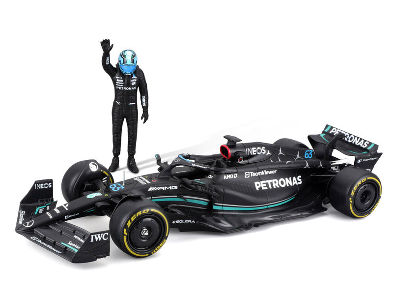 Mercedes modelové auto, bburago, George Russell, #63, 1:24, W14 E, s pilotem