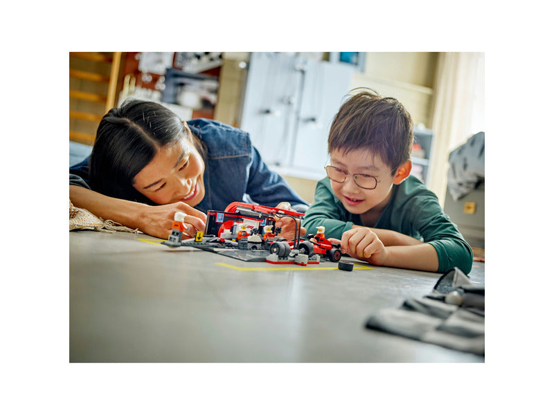 Ferrari, F1 LEGO® City 60443, box s závodním autem a posádkou 🔥