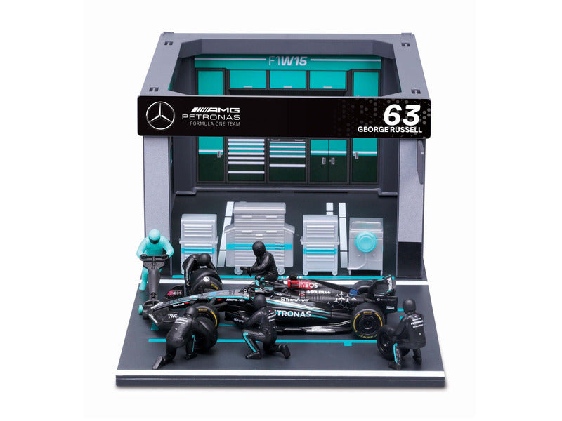 Mercedes modelová stavebnice, přístup do boxů, bburago, 1:43, George Russell, #63, W15 E