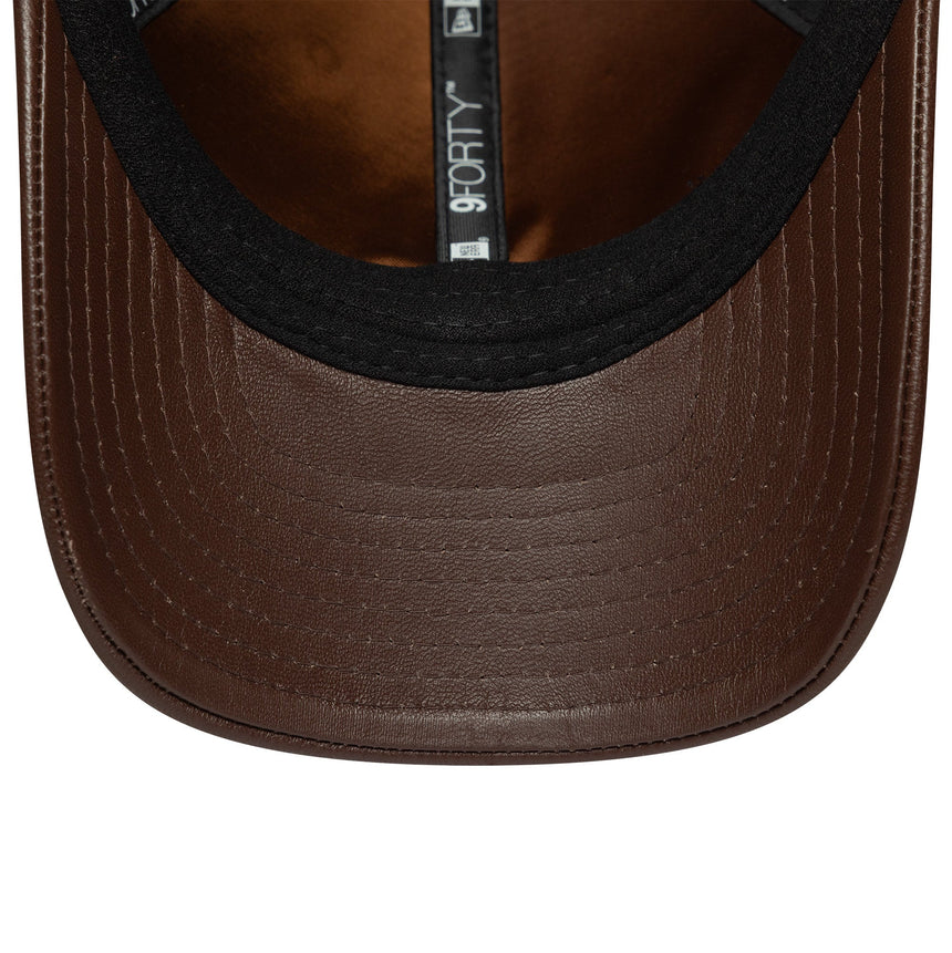 kšiltovka New York Yankees, kožená, New Era, 9FORTY, jednobarevná, hnědá