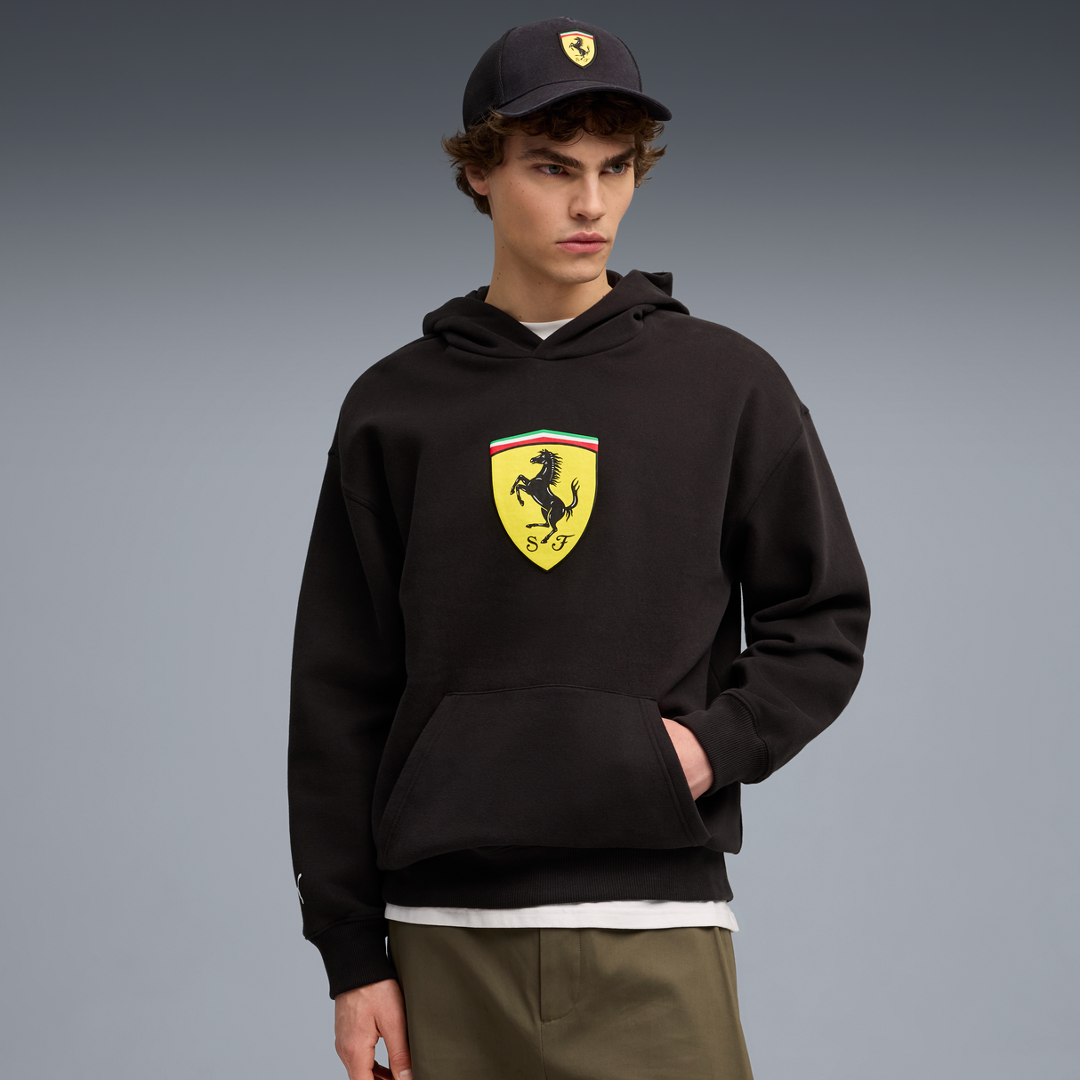 Ferrari mikina s kapucí, Puma, sportovní oblečení, s logem štítu, černá 🔥