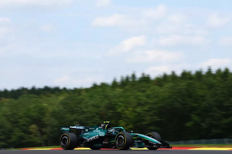 Americký miliardář Johnson získal podíl v Aston Martinu