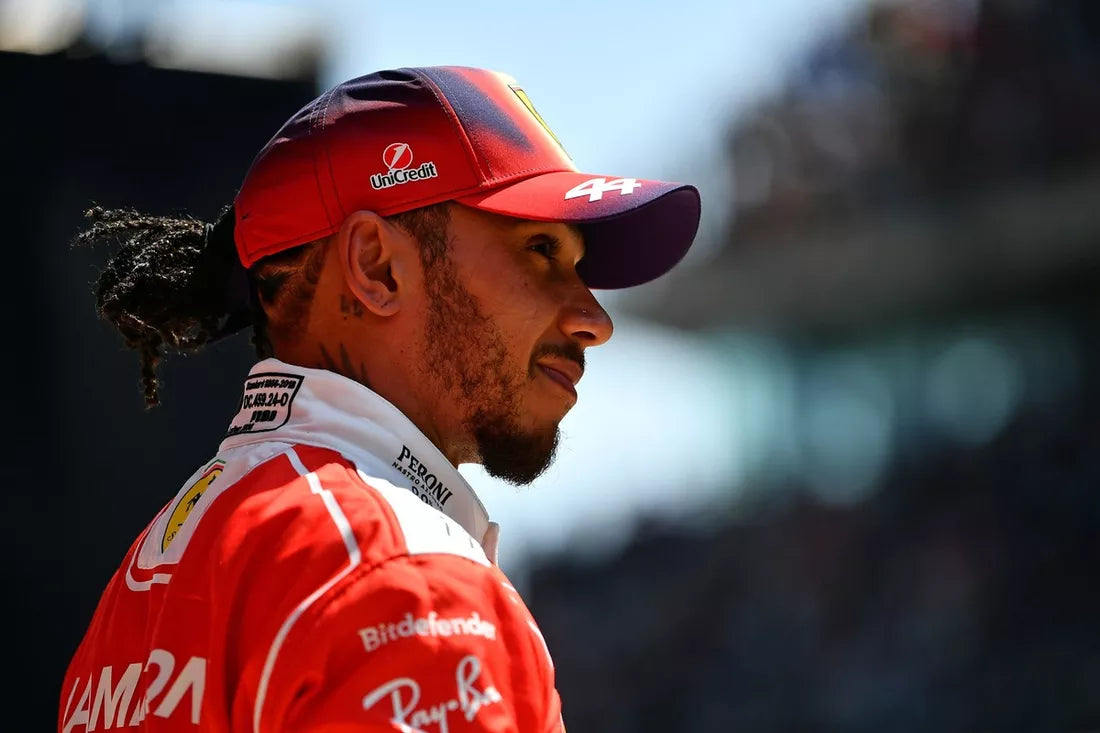 Hamilton narazil do mechanika při nebezpečném uvolnění Ferrari