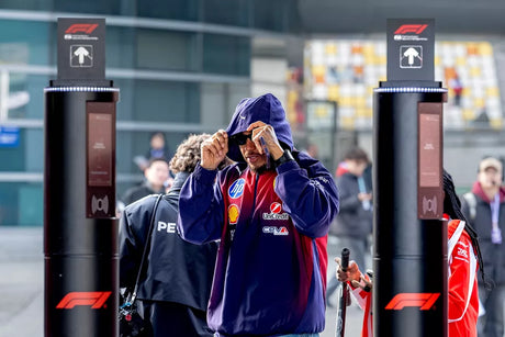 Hamilton se omluvil za rozčilení v rádiu během Velké ceny Nizozemska 2026