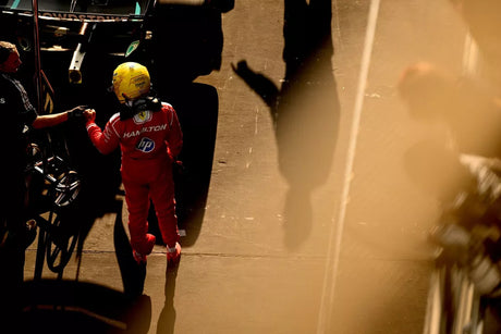 Hamilton vyzývá Ferrari ke změně komunikace po Italské GP