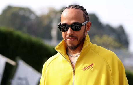 Hamilton nejrychlejší v jediném tréninku na Británii 2026