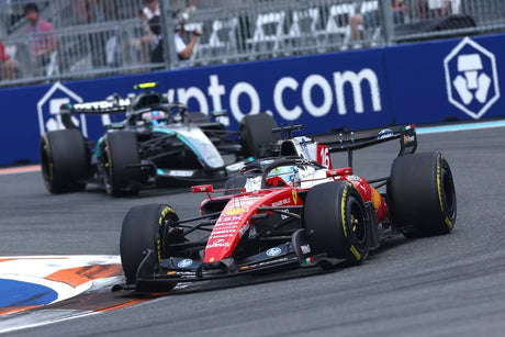 Ferrari se snaží zmenšit ztrátu na Mercedes v sezóně 2026