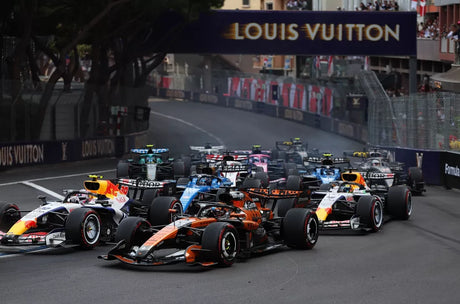 FIA zrušila sankce proti ruským a běloruským jezdcům