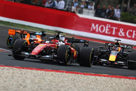 Mercedes a Ferrari vedou po prvním dni tréninků v Barceloně