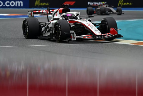 Haas neuspěchá s rozhodnutím o sestavě pro rok 2027