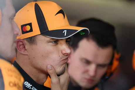 Lando Norris vyhrál, Piastri odstoupil kvůli převodovce