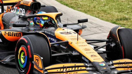 McLaren šokoval Red Bull! Tajná strategie v Abú Zabí odhalena