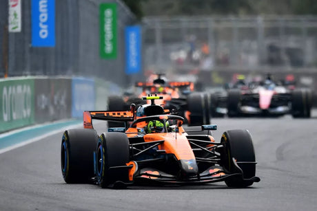 McLaren odkládá nasazení otáčivého zadního křídla v sezóně 2026