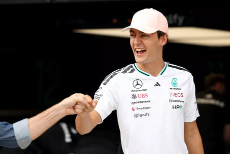 Russell vládne FP1 v Barceloně, Piastri těsně druhý