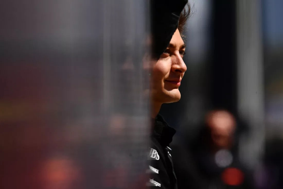 Kimi Antonelli vyhrál GP Belgie, Russell odstoupil po kolizi s Hamiltonem