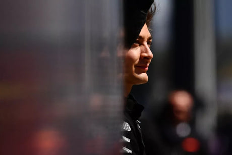 Kimi Antonelli vyhrál GP Belgie, Russell odstoupil po kolizi s Hamiltonem