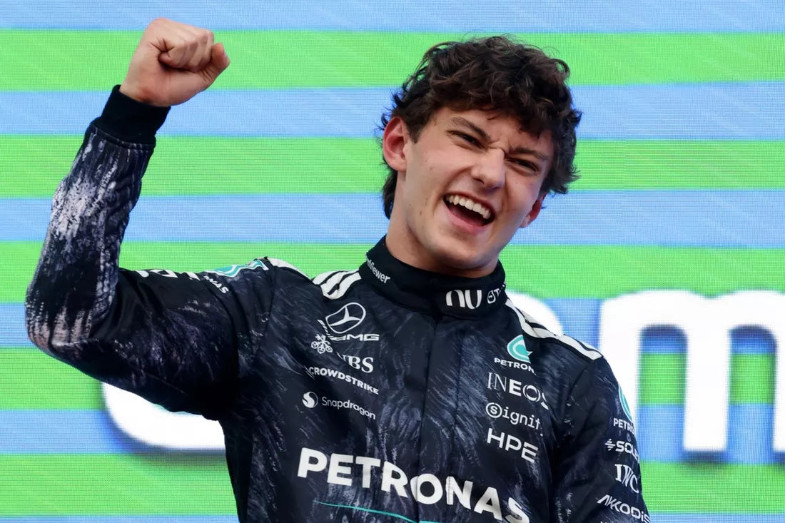 Kimi Antonelli vyhrál po chybě Norrise při VSC