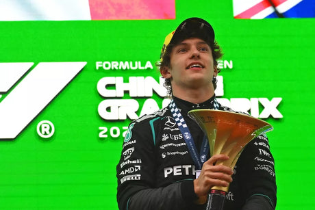 Antonelliho vzestup a vývoj týmů v první polovině sezóny 2026