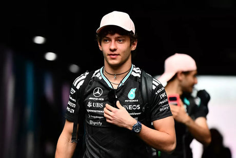 Kimi Antonelli vede šampionát, Hamilton vyhrál za Ferrari v Barceloně