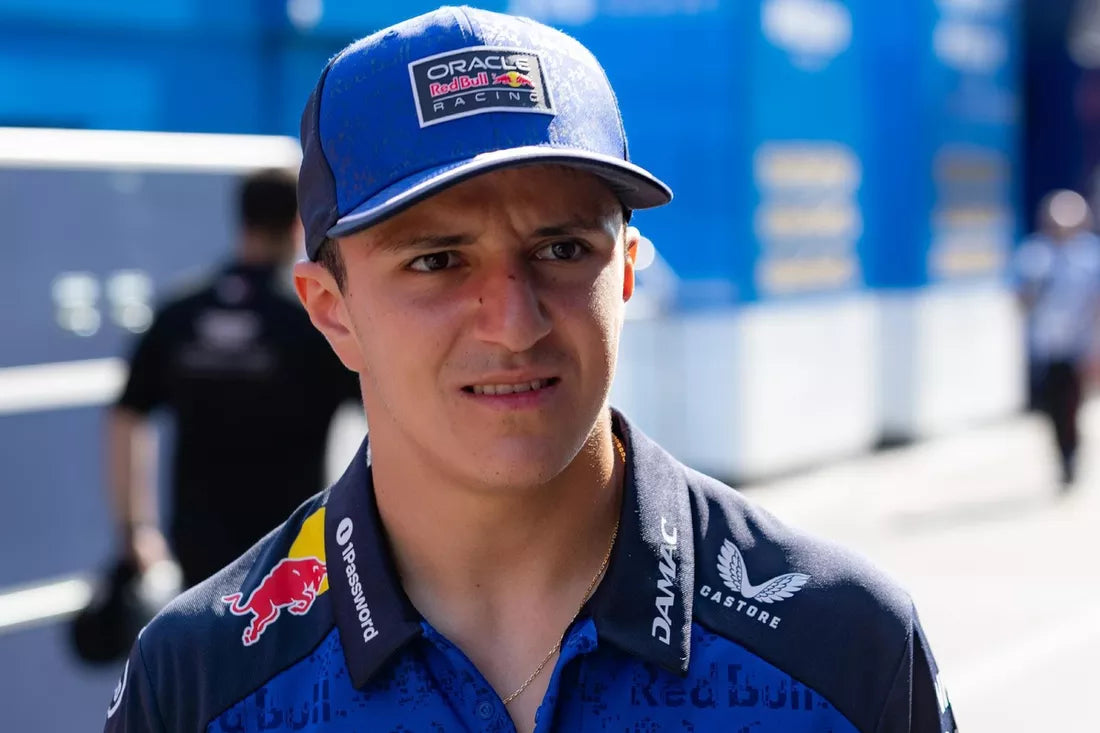 Hadjar popisuje Verstappenovu sílu v Red Bullu