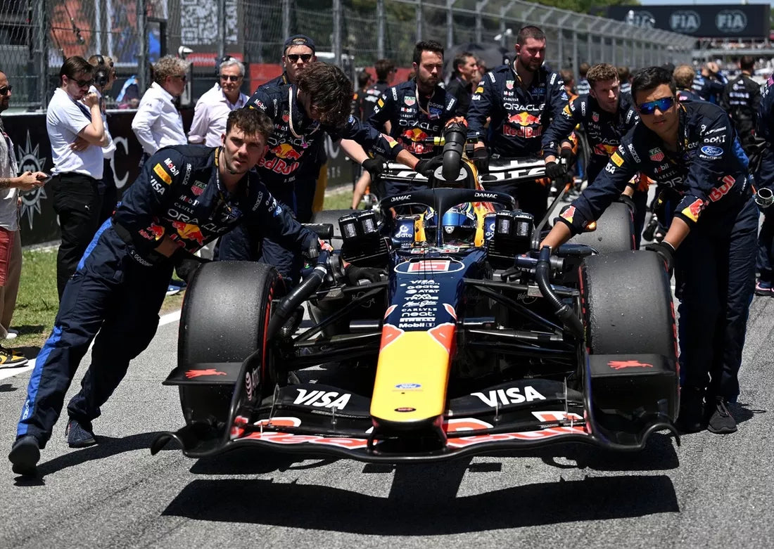 Verstappen čelí dalšímu selhání zadního křídla u Red Bullu