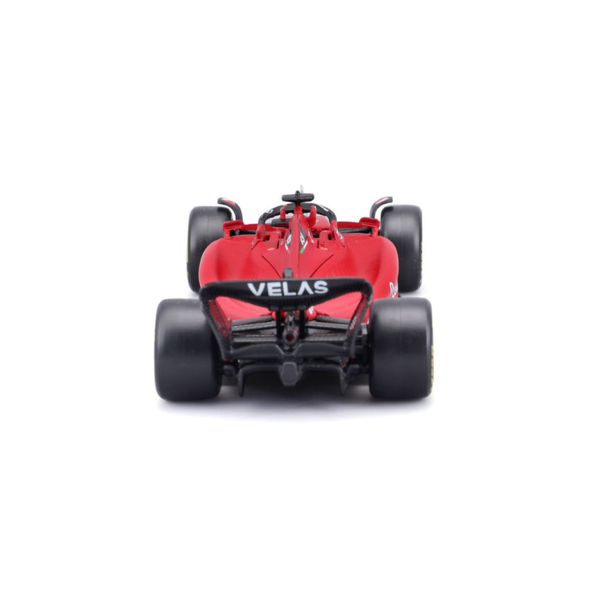 Model vozu Ferrari F1, s helmou, F1-75, bburago, 1:43, Carlos Sainz