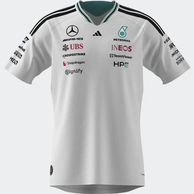 Mercedes Mez, csapat, adidas, bílá